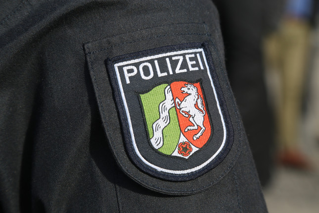 Foto von Abzeichen Polizei auf einer Jacke